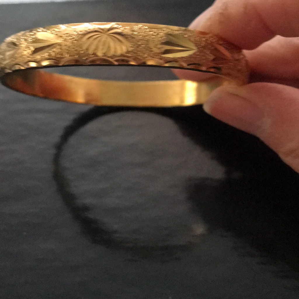 18 Kgp Bangle